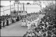 Desfile do pelotão de bordo do contra-torpedeiro "Tâmega", na avenida Arriaga, durante as comemorações do 28 de Maio, Freguesia da Sé, Concelho do Funchal