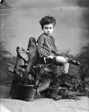 Retrato de um menino, afilhado de João da Rosa e Silva (corpo inteiro)