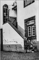 Escadaria de acesso à residência paroquial na fachada lateral norte da igreja de Santo António, Freguesia de Santo António, Concelho do Funchal