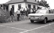 Automóvel de competição da VII Volta à Ilha da Madeira, na rampa do Arco de São Jorge, Concelho da Santana