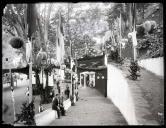 Largo da Fonte ornamentado [por ocasião da visita régia entre 22 e 25 de junho de 1901], Freguesia do Monte, Concelho do Funchal