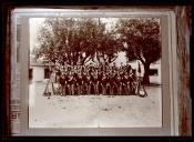 Grupo de oficiais do Regimento de Infantaria n.º 27 por ocasião da visita do rei D. Carlos I de Bragança ao Quartel do Colégio, Freguesia de São Pedro, Concelho do Funchal