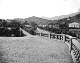 Vista sobre a ponte de São João e rua da Ribeira, Freguesia de São Pedro, Concelho do Funchal, a partir do pátio exterior do hospício Princesa D. Maria Amélia 