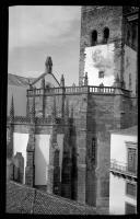 Cabeceira e torre da igreja da Sé vista a partir de um edifício da rua de João Gago, Freguesia da Sé, Concelho do Funchal