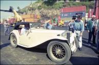 Desembarque do automóvel MG TC (1946) de João Patacho, participante no 6.º Raid Diário de Notícias, no porto do Funchal, Freguesia da Sé, Concelho do Funchal