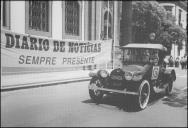 Automóvel Buick (1916) do piloto Wooter Teerling, a circular junto ao Banco de Portugal, na prova de perícia/regularidade do 4.º Raid Diário de Notícias, avenida Arriaga, Freguesia da Sé, Concelho do Funchal