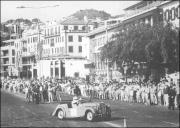 Automóvel Singer Roadstar (1929) do piloto Ricardo Teixeira, na prova de perícia do 1.º Raid Diário de Notícias, na avenida do Mar e das Comunidades Madeirenses, Freguesia da Sé, Concelho do Funchal