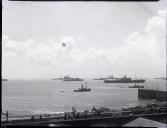 Navios a vapor e de guerra, na baía do Funchal, Freguesia da Sé, Concelho do Funchal