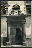Porta de entrada do solar de Nicolau Geraldo de Freitas Barreto (atual Secção Regional da Madeira do Tribunal de Contas), na rua do Esmeraldo, Freguesia da Sé, Concelho do Funchal