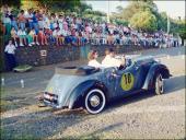 Automóvel Aston Two Seater Tourer (1939) do piloto Tito Cabral Noronha, na prova de perícia do 3.º Raid Diário de Notícias, no complexo turístico da Matur, Freguesia de Água de Pena, Concelho de Machico