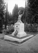 Monumento aos mortos do ataque alemão à cidade do Funchal, em 3 de Dezembro de 1916, da autoria do escultor Francisco Franco