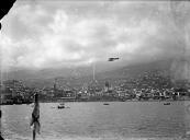 Hidroavião "Infante Sagres" a sobrevoar a baía do Funchal