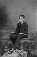 Retrato de um menino, filho do Dr. Nunes (corpo inteiro)