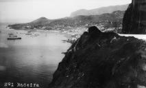 Panorâmica da cidade e baía do Funchal, vista a partir da freguesia de São Gonçalo