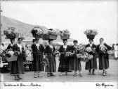 Retrato de floristas, na rua da Praia, Freguesia da Sé, Concelho do Funchal