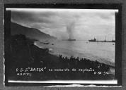 Vapor "S.S. Dacia", no momento da explosão, durante o bombardeamento da cidade do Funchal