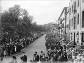 Cortejo de trasladação dos despojos mortais dos marinheiros franceses da canhoneira "Surprise", mortos no ataque dos alemães ao Funchal, em 3 de Dezembro de 1916, Freguesia da Sé, Concelho do Funchal