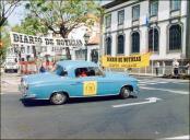 Automóvel Mercedes 220 S Coupé (1959) do piloto Gil Canha, na prova de perícia/regularidade do 4.º Raid Diário de Notícias, na avenida Arriaga, Freguesia da Sé, Concelho do Funchal