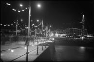 Iluminações de Natal e Fim de Ano no cais e na rua da Praia (atual avenida do Mar e das Comunidades Madeirenses), na passagem do ano de 1936 para 1937, Freguesia da Sé, Concelho do Funchal