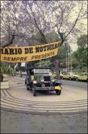 Automóvel Chevrollet International (1929) do piloto Belarmino B., no arranque da segunda etapa do 6.º Raid Diário de Notícias, na avenida Arriaga, Freguesia da Sé, Concelho do Funchal