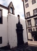 Fachada principal da capela de São Luís, rua do Bispo, Freguesia da Sé, Concelho do Funchal