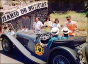 Automóvel Jaguar SS 100 (1938) da dupla António Lima/Manuel Carvalho, a passar por um posto de controlo no 4.º Raid Diário de Notícias