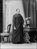 Retrato do padre Ascensão de Freitas (corpo inteiro)