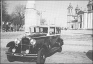 Automóvel Citroën C6 (1930) de Francisco Alves, inscrito no 5.º Raid Diário de Notícias, fotografado em local não identificado