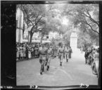 Desfile do primeiro batalhão expedicionário madeirense à Índia, na avenida Zarco, Freguesia da Sé, Concelho do Funchal