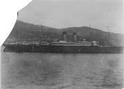 Navio da companhia Withe Star Line, na baía do Funchal