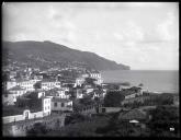 Panorâmica oeste/este da baía e cidade do Funchal a partir do Hospício Princesa D. Maria Amélia, Freguesia de São Pedro (atual Freguesia da Sé), Concelho do Funchal