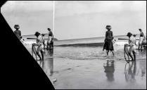 Desembarque de pessoas na praia da Ilha do Porto Santo
