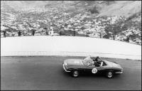 Automóvel Triumph Stag (1973) do piloto Charles Vidal, a circular no Miradouro Francisco Alvares Nóbrega - O "Camões Pequeno", Concelho de Machico, no 2.º Raid Diário de Notícias