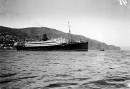 Navio espanhol "Infanta Isabel de Bourbon", na baía do Funchal