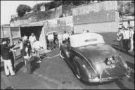 Desembarque do automóvel Crysler Plymouth (1939), de José Barquinha, participante no 6.º Raid Diário de Notícias, no porto do Funchal, Freguesia da Sé, Concelho do Funchal