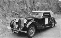 Automóvel MG SA (1937) de José Montes, inscrito no 6.º Raid Diário de Notícias, fotografado em local não identificado