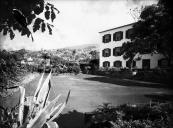 Fachada lateral direita e jardins da Quinta Lira, ou Vale Paraíso, na rua da Torrinha, Freguesia de Santa Luzia, Concelho do Funchal