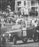 Automóvel Austin Six (1928) do piloto José Luís Afonso na prova de perícia do 1.º Raid Diário de Notícias, na avenida do Mar e das Comunidades Madeirenses, Freguesia da Sé, Concelho do Funchal 