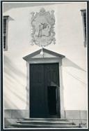 Porta principal da igreja da Casa de Saúde de São João de Deus, no caminho do Trapiche, Freguesia de Santo António, Concelho do Funchal
