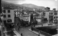 Ruas do Phelps e dos Medinas (atual rua Dr. Fernão de Ornelas), no cruzamento com a rua 31 de Janeiro, Freguesia da Sé, Concelho do Funchal