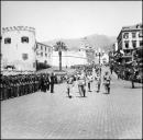 Tenente coronel Francisco Silvestre Varela, comandante militar da Madeira e oficiais a dirigirem-se ao cais do Funchal para receberem a Embaixada Especial do Brasil às comemorações centenárias, Freguesia da Sé, Concelho do Funchal