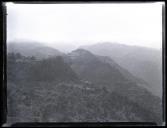 Paisagem de montanha, em local não identificado, na Ilha da Madeira 