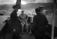 Marechal Józef Pilsudski, acompanhado pela sua comitiva, numa embarcação que os transportou do navio "Angola" até ao cais do Funchal