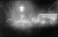 Iluminações de Natal e Fim de Ano na avenida Zarco, na passagem de ano de 1936 para 1937, Freguesia da Sé, Concelho do Funchal