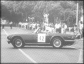 Automóvel Triumph TR 6 (1970) do piloto João Mendes de Almeida, na prova de perícia do 2.º Raid Diário de Notícias, na avenida do Infante, Freguesia da Sé, Concelho do Funchal