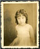 Retrato de Heraida Ruibertina da Silva Santos em criança (meio corpo)