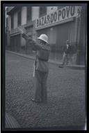 Polícia sinaleiro, na rua dos Ferreiros, Freguesia da Sé, Concelho do Funchal