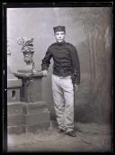 Retrato de um homem, soldado do Regimento de Caçadores N.º 1 (corpo inteiro)