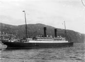 Navio Caronia da companhia Cunard Line, na baía do Funchal