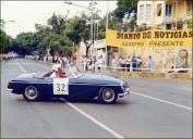 Automóvel MGB Roadster MKI (1963) do piloto Martim Macedo, na prova de perícia do 2.º Raid Diário de Notícias, na avenida do Infante, Freguesia da Sé, Concelho do Funchal
